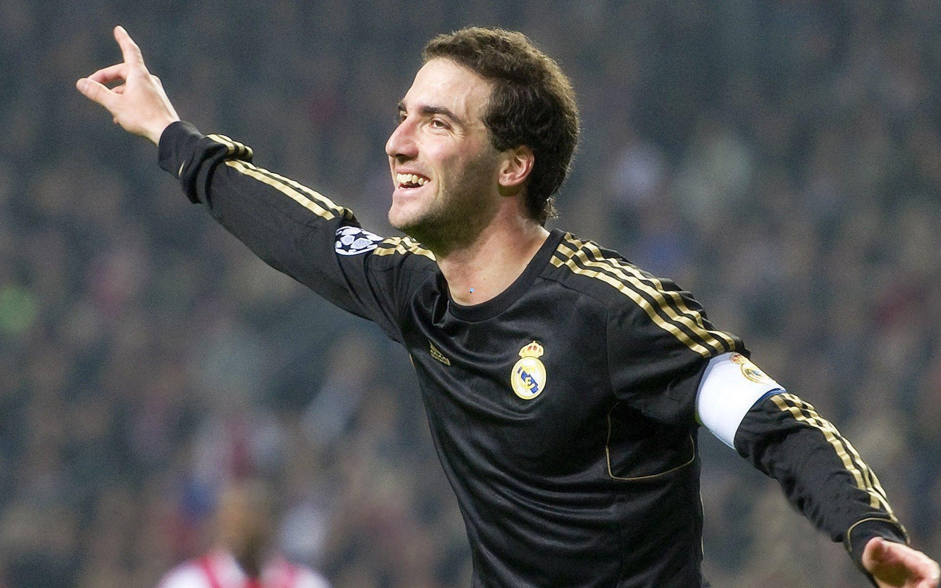 老板信心满满回应质疑 刘建业接棒铜梁龙主帅 中超新军青睐其好学务实风范